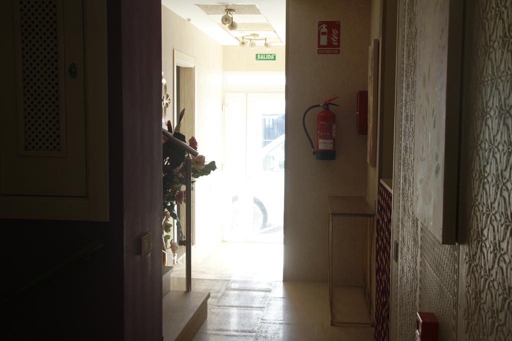 科尼尔-德拉弗龙特拉 Hostal Flor De Lis- Lojo酒店 外观 照片