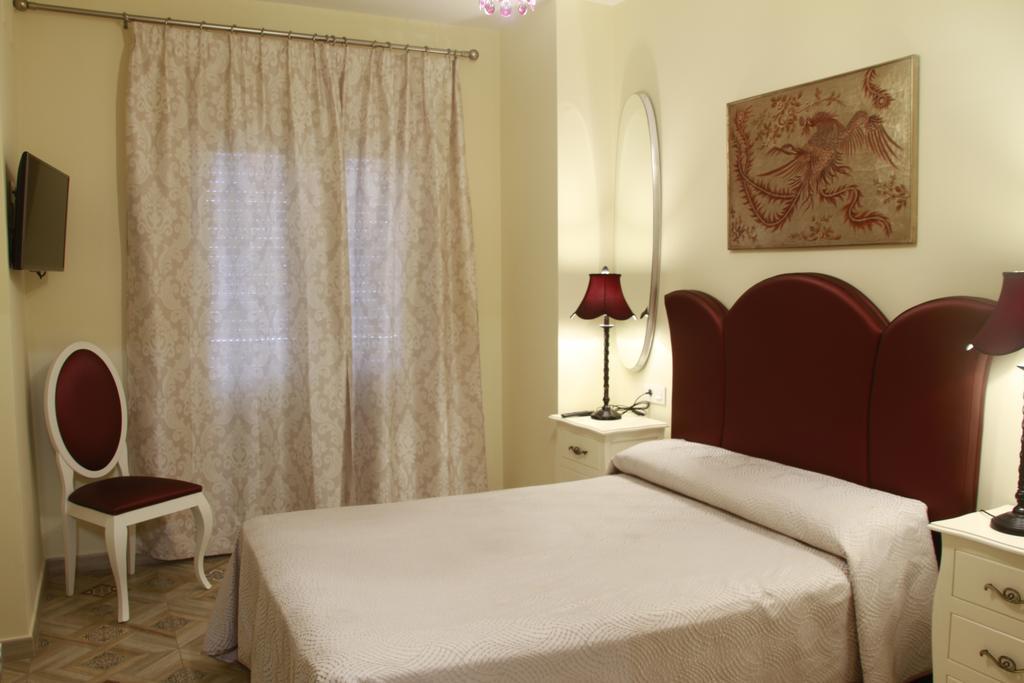 科尼尔-德拉弗龙特拉 Hostal Flor De Lis- Lojo酒店 外观 照片